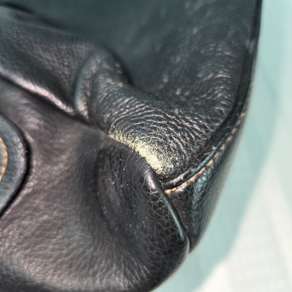 Black Leather Pebble Grain Double Shoulder Strap Purse with Zipper Closure - Picture 13 of 14